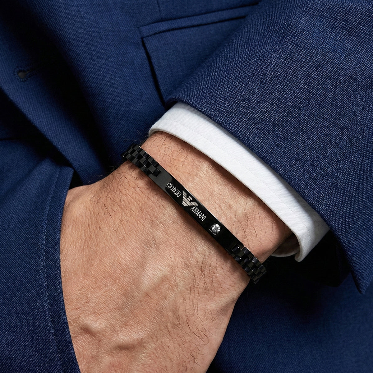 سوار هوغو بوس للرجال من الجلد الأزرق