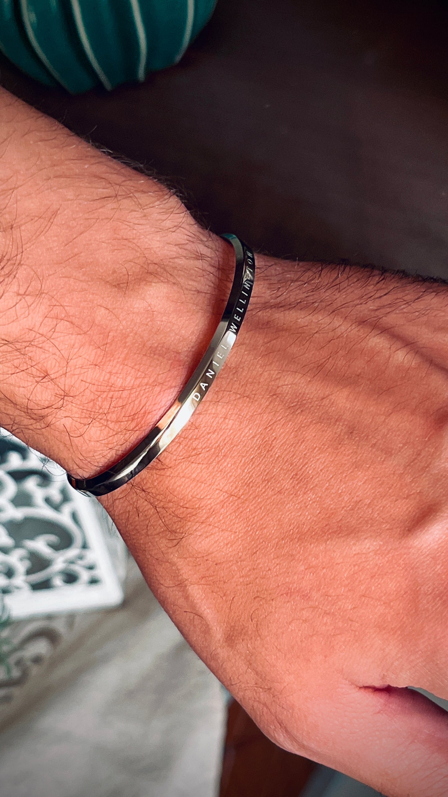 سوار فضي كلاسيكي من الفولاذ المقاوم للصدأ للجنسين