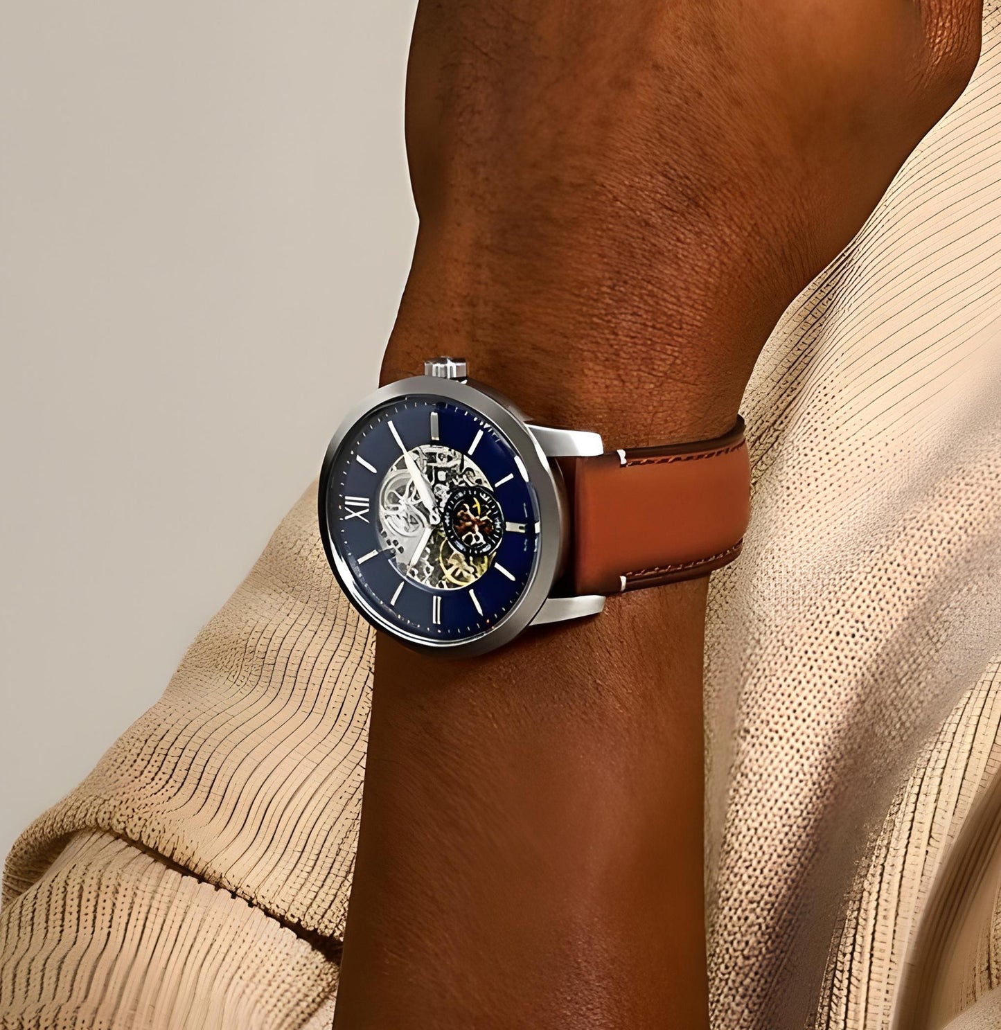 ساعة تاونزمان فوسيل أوتوماتيكية للرجال من الجلد باللون البني الفاتح