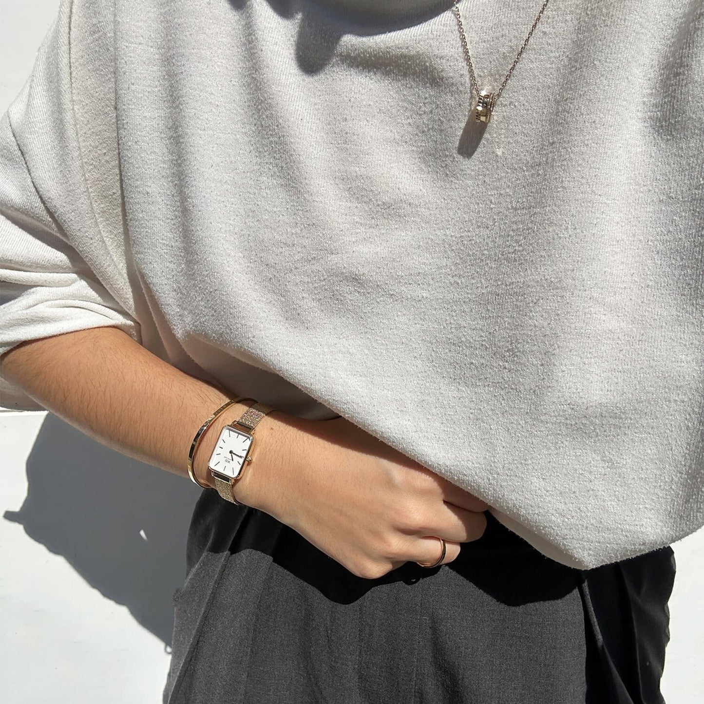 سوار ذهبي كلاسيكي من الفولاذ المقاوم للصدأ للجنسين