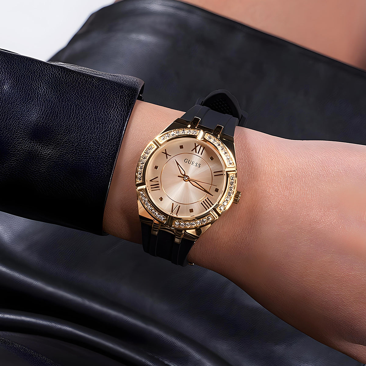 ساعة جيس كوزمو للسيدات بحزام مطاطي | GW0034L1