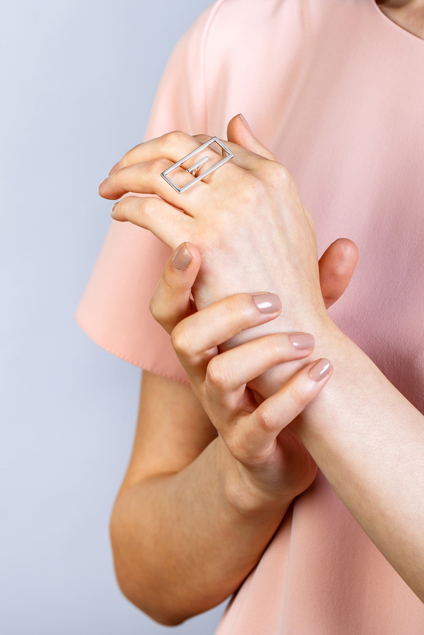 طقم مكون من قرط وخاتم مستطيل من الفضة الإيطالية 925