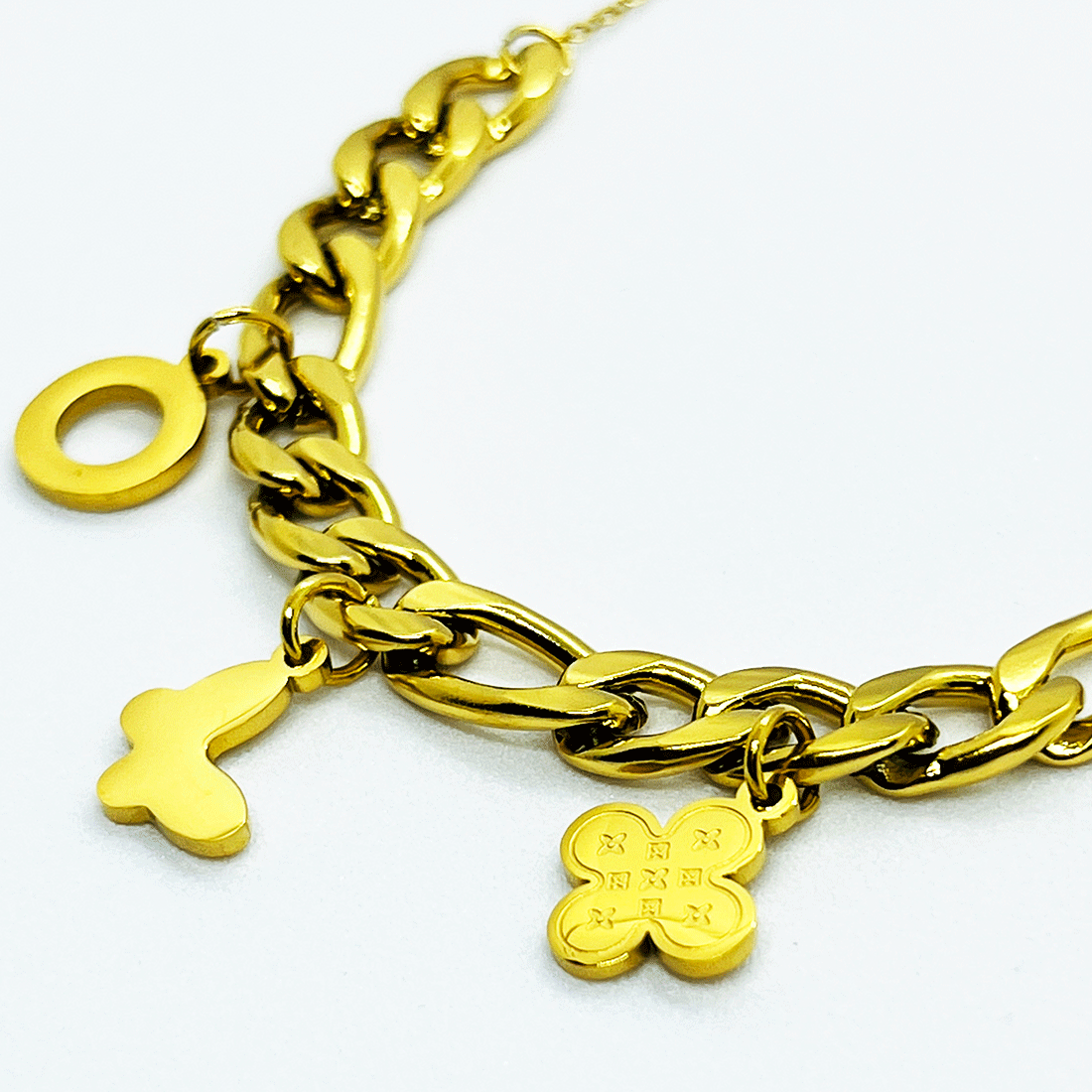 قلادة الفراشة ذات السلسلة العريضة