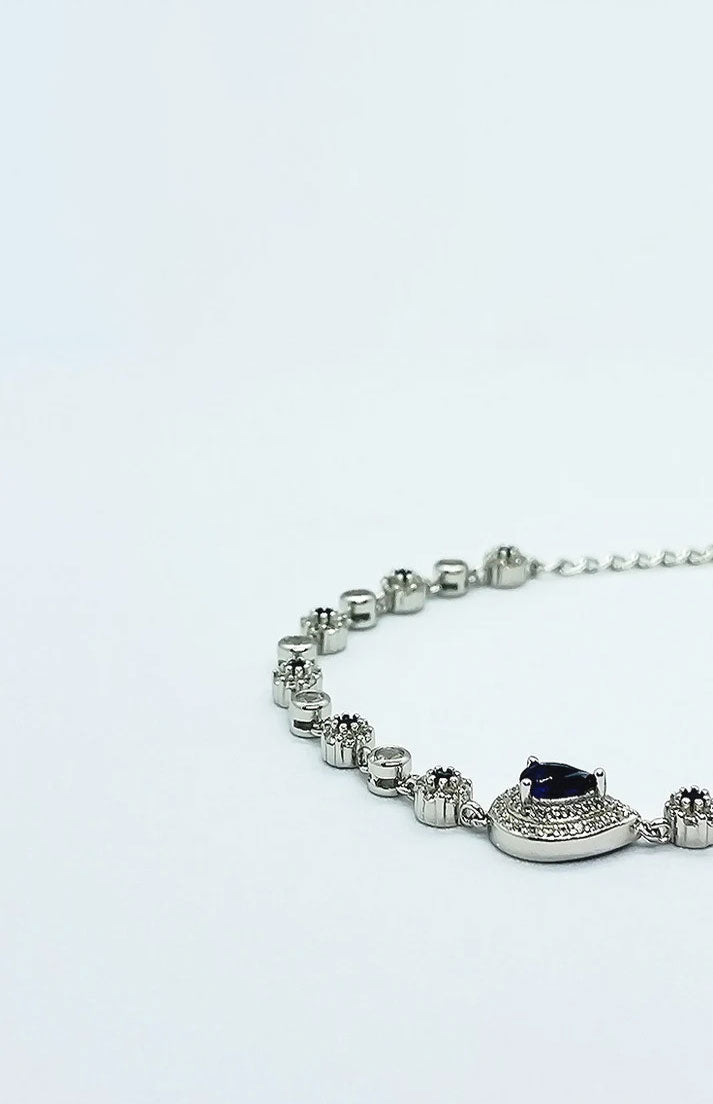 سوار أنيق مرصع بالزركون الأزرق