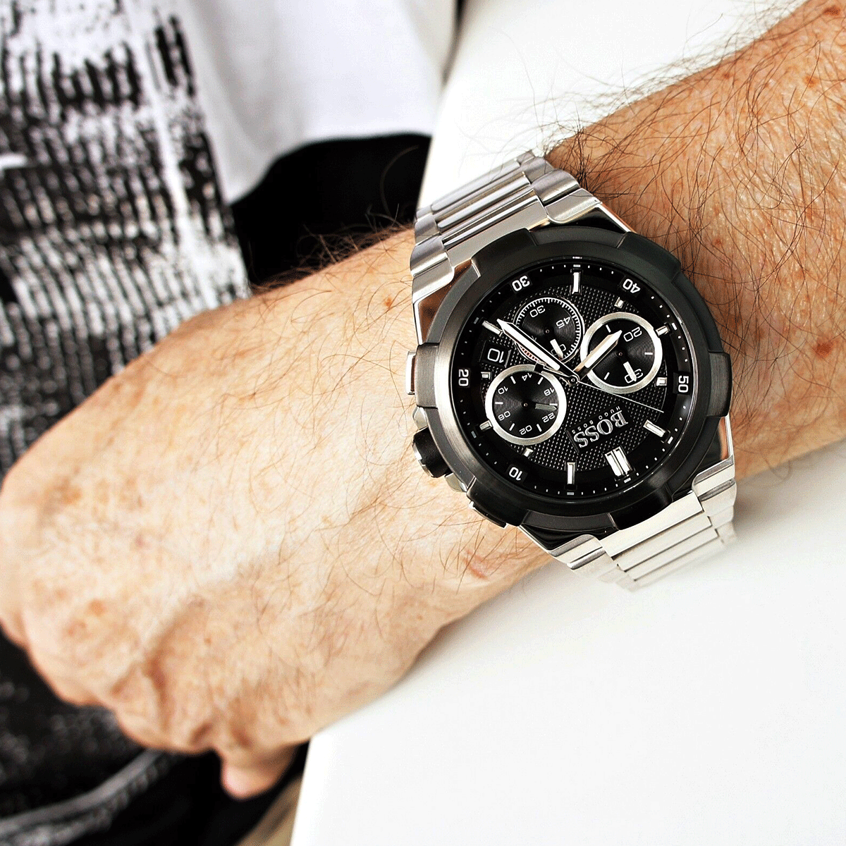 ساعة رجالية بمينا سوداء وسوار فضي