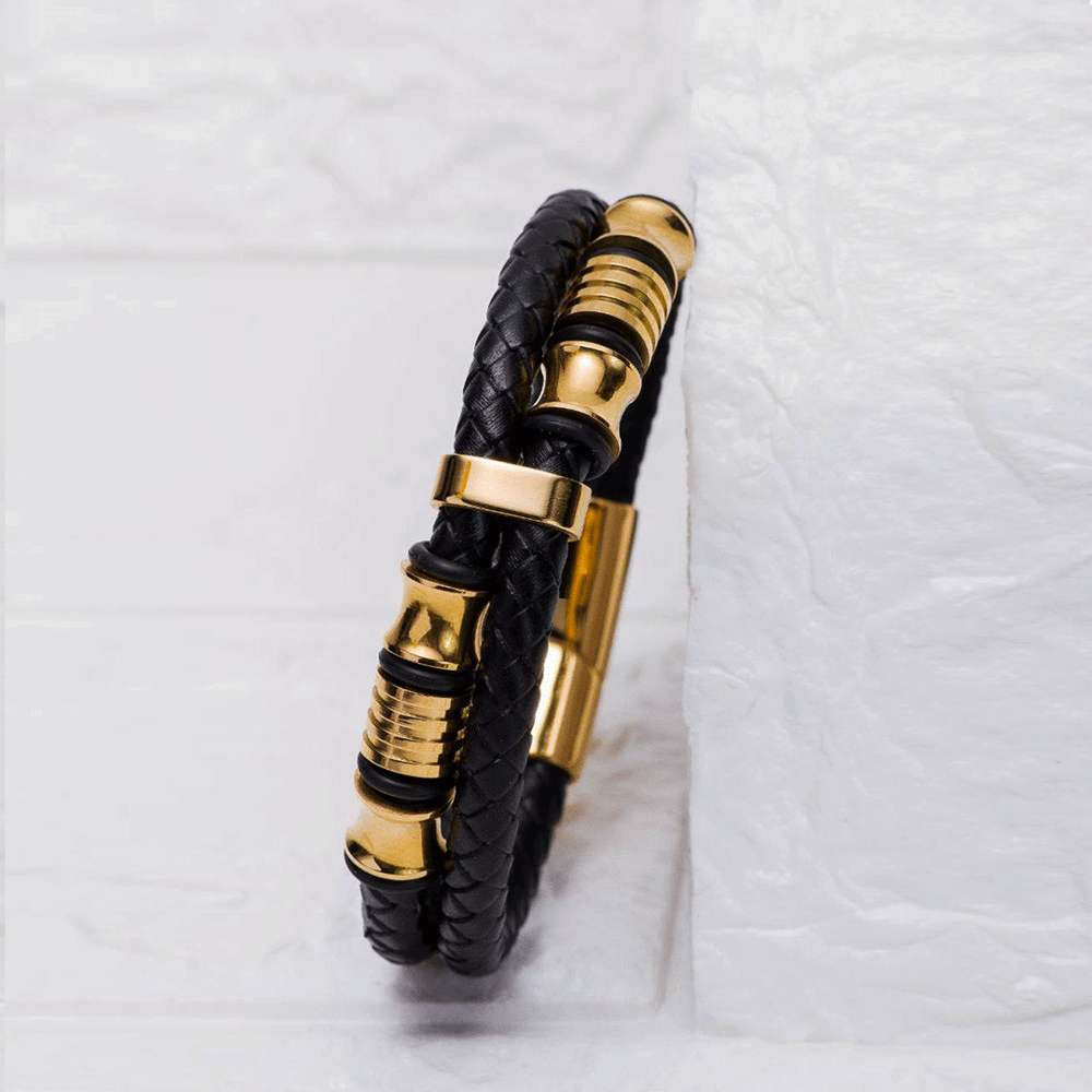 أساور جلدية مميزة