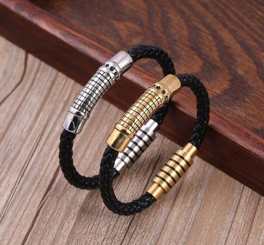 مضفر مع سوار مخصص