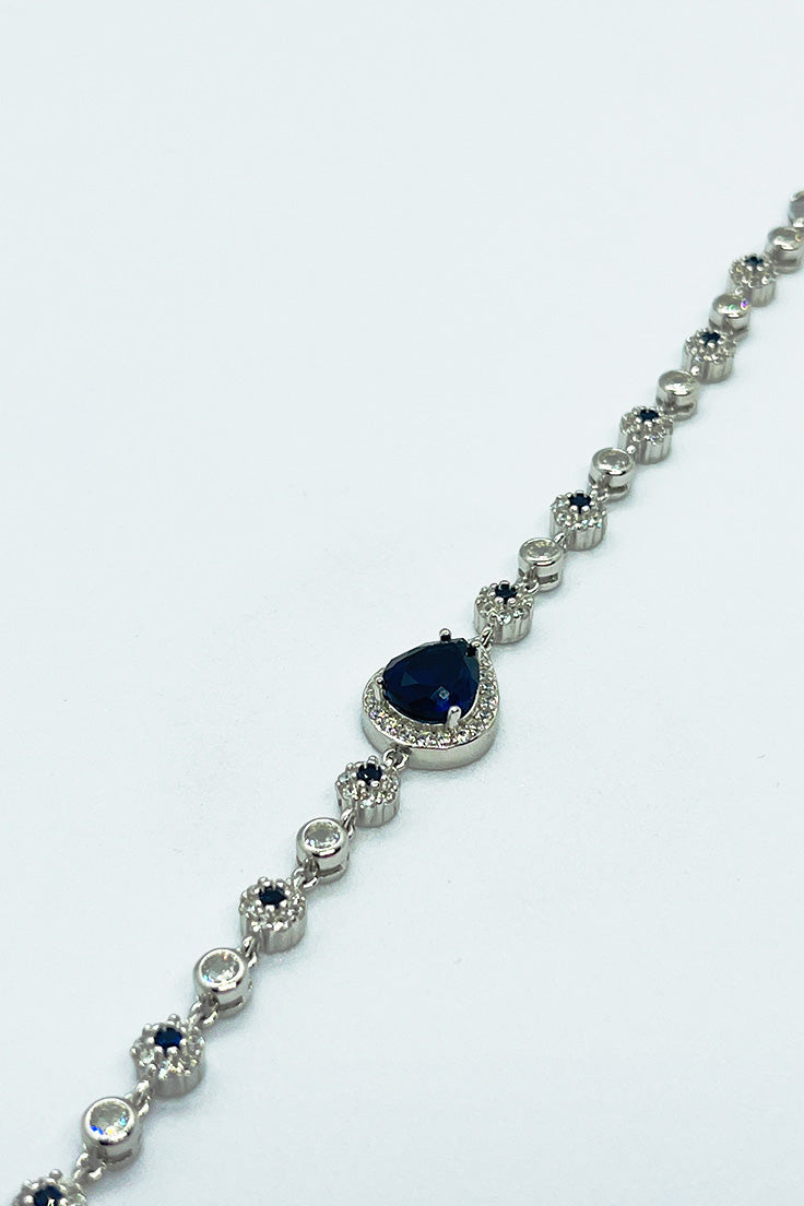 سوار أنيق مرصع بالزركون الأزرق