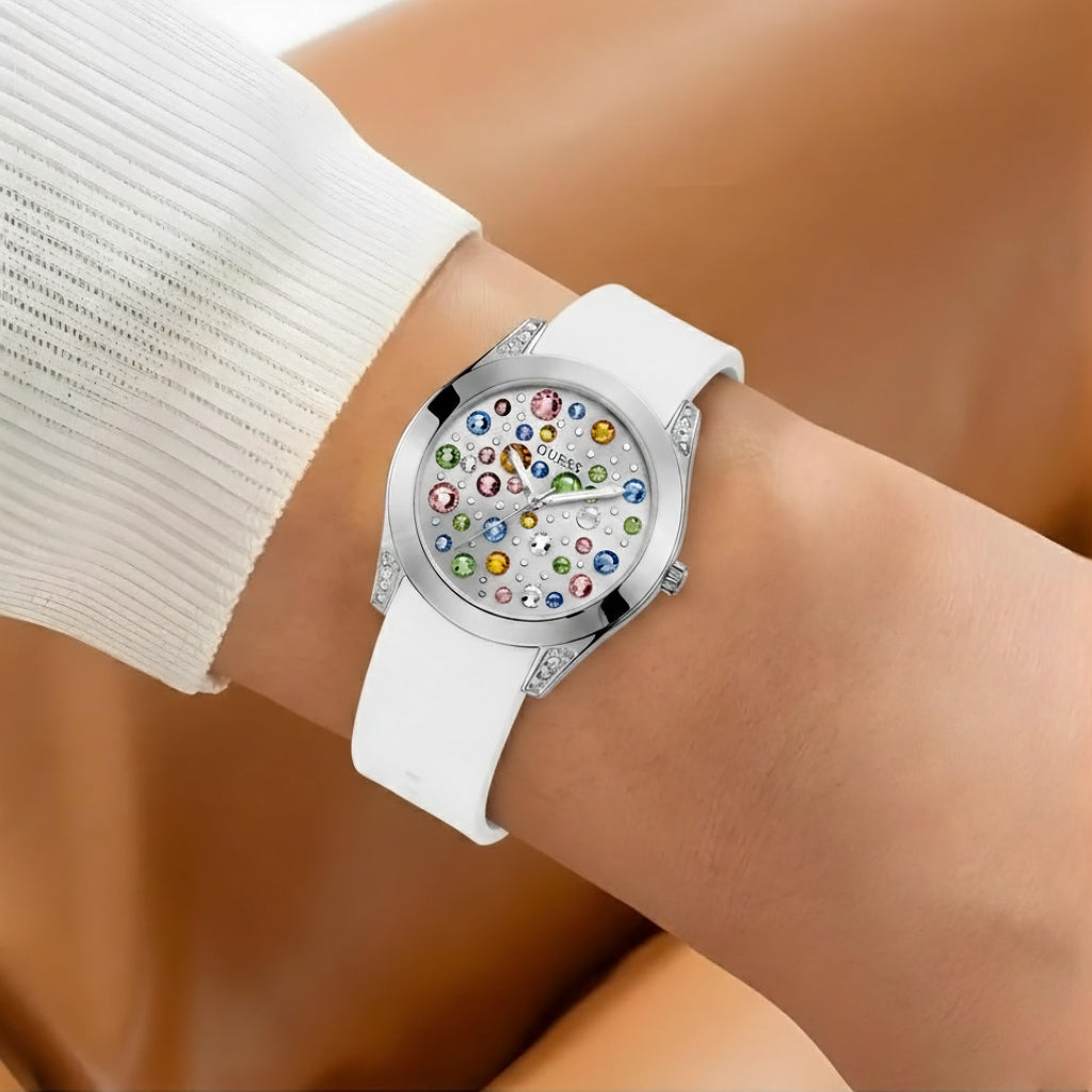 ساعة GUESS W1059L1 للنساء بحزام مطاطي