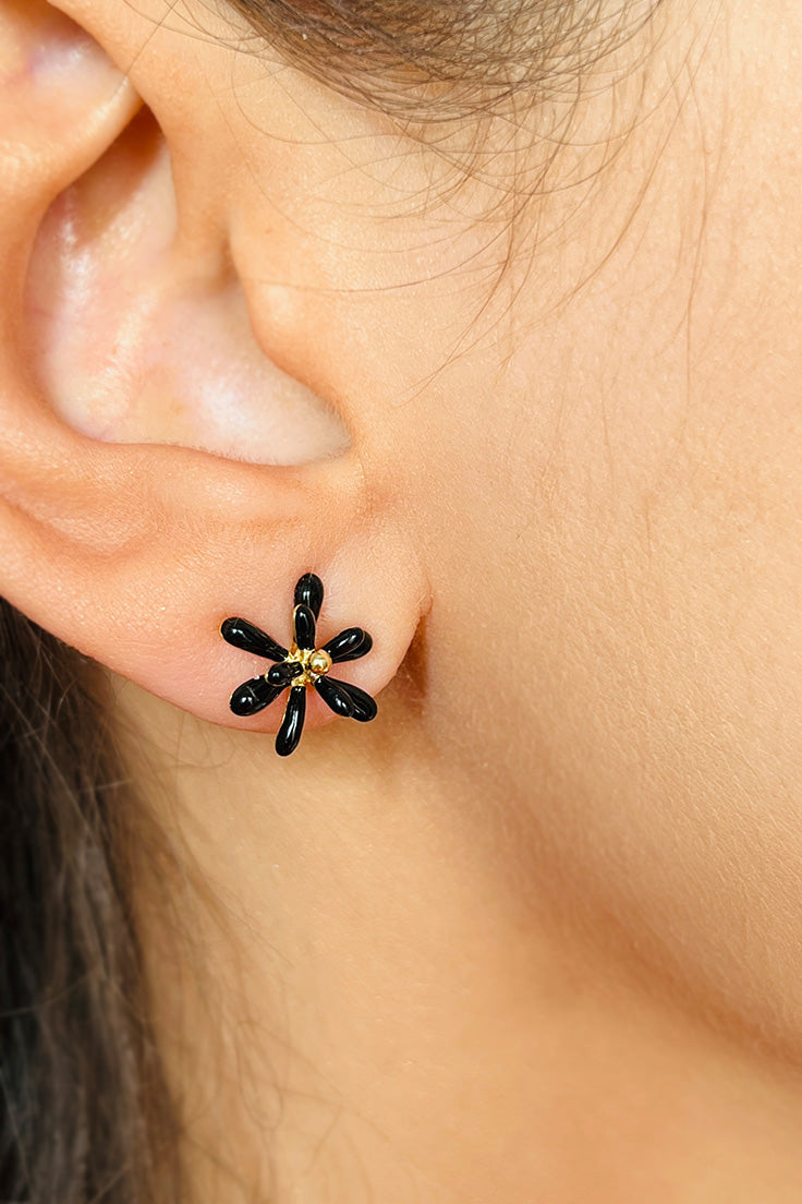 Elegant black flower earing
